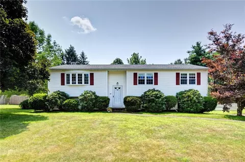 82 Harness Dr, Southington, CT 06489