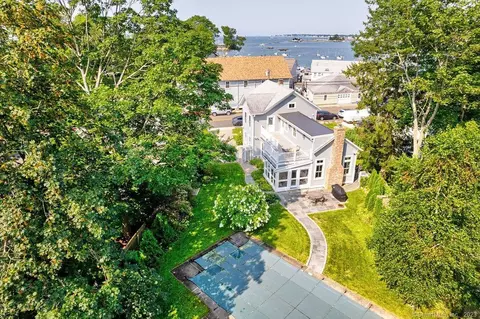 214 Thimble Island Rd, Branford, CT 06405