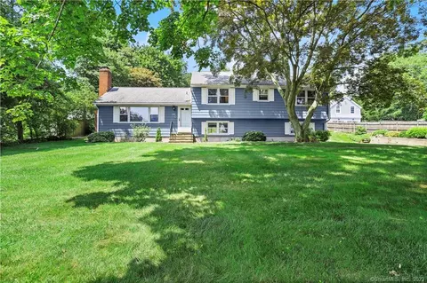 48 South St, Fairfield, CT 06824