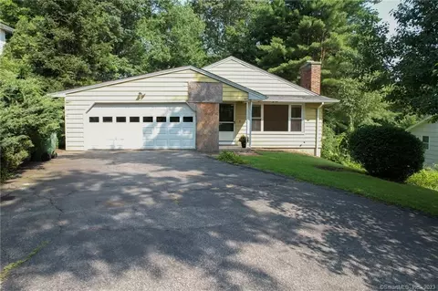 174 Juniper Ridge Dr, Waterbury, CT 06708