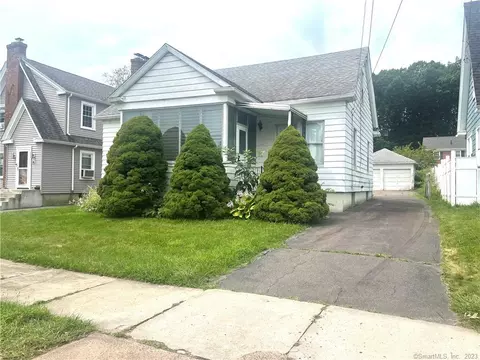 379 Campfield Ave, Hartford, CT 06114