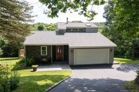 114 Mountain View Dr, New Milford, CT 06776