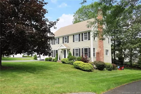 4 Taylor Ct, Ridgefield, CT 06877