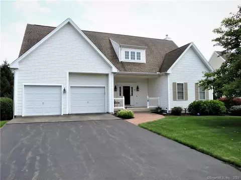 7 Balsam Ridge Cir, Wallingford, CT 06492