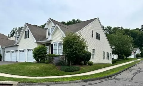 16 Hampshire Dr, Wolcott, CT 06716