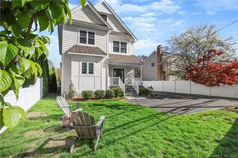 561 Oldfield Rd #561, Fairfield, CT 06824