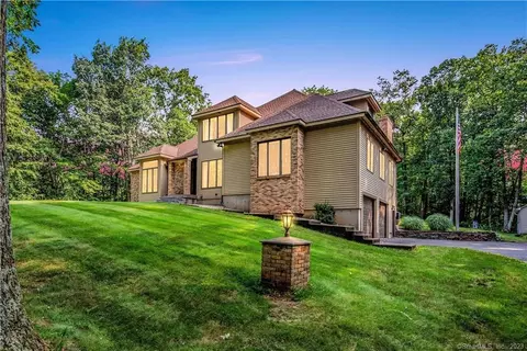 98 Wildcat Rd, Burlington, CT 06013