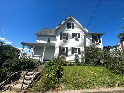 34 N Spring St, Ansonia, CT 06401