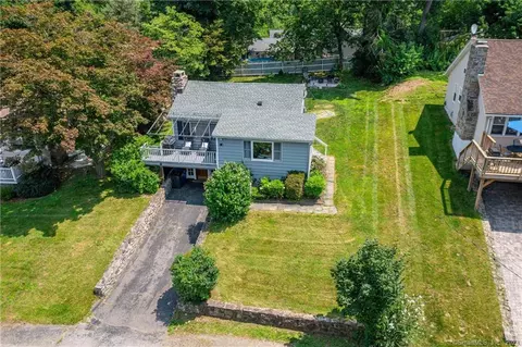 23 Longview Dr, Brookfield, CT 06804