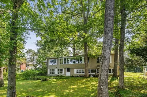 9 Amidon Dr, Ashford, CT 06278