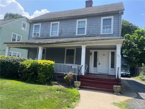 111 Elmwood Pl, Bridgeport, CT 06605