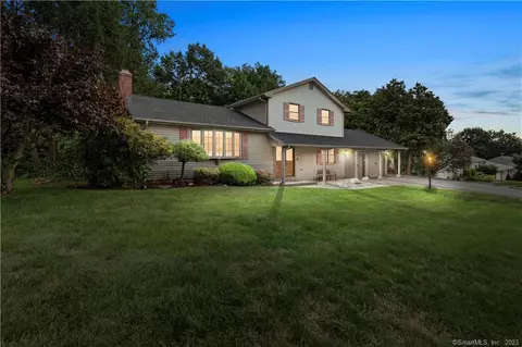 28 Metacomet Rd, Plainville, CT 06062