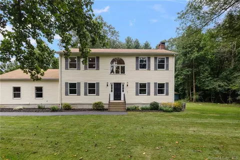 74 Stoneridge Rd, Colchester, CT 06415
