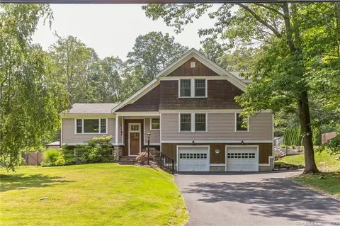 128 Knollwood Dr, Ridgefield, CT 06877