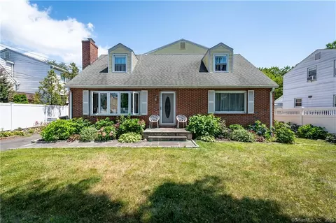 43 Dora St #1, Stamford, CT 06902