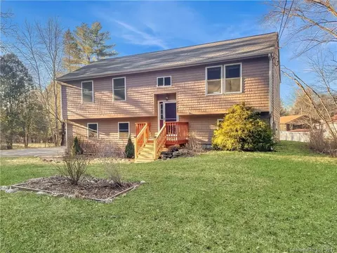 35 Jordan Ln, Windham, CT 06256