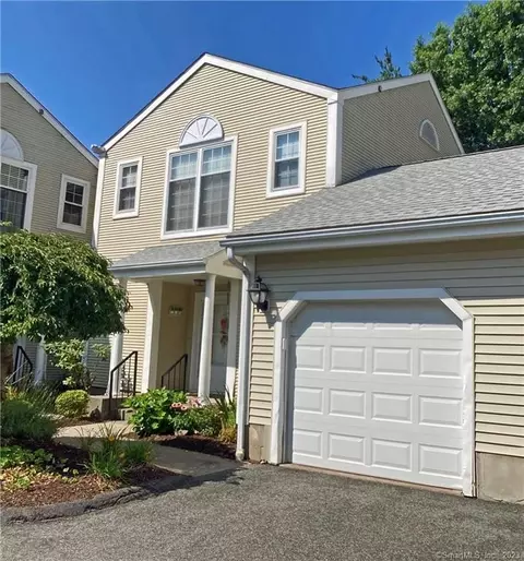 306 Limner Cir #306, Rocky Hill, CT 06067