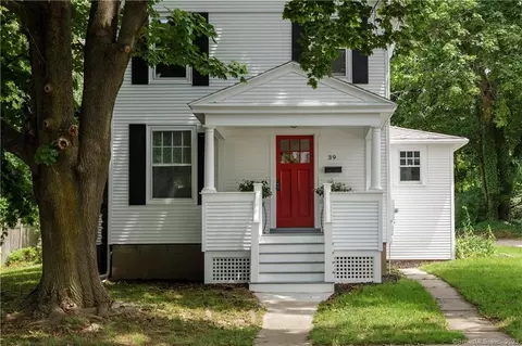 39 Church St, Guilford, CT 06437