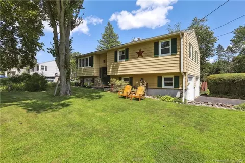 20 Deerfield Dr, Seymour, CT 06483