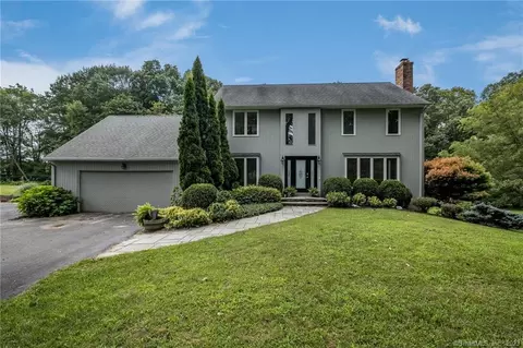 29 Bridle Path Ln, Madison, CT 06443