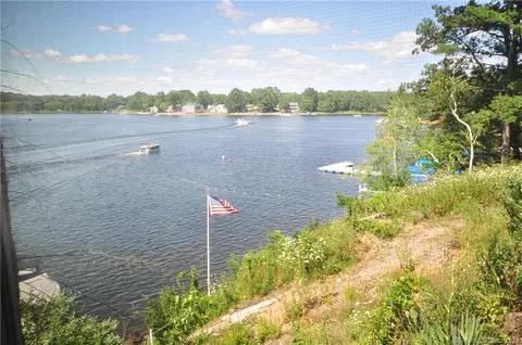 261 Lakeview Dr, Suffield, CT 06093