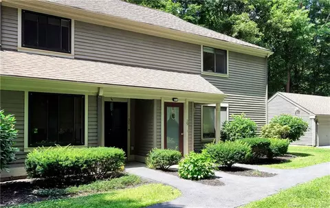29 Riveredge Dr #29, Winchester, CT 06098