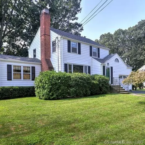 135 Fox Hill Rd, Stratford, CT 06614