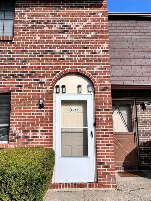 100 Mark Ln #E7, Waterbury, CT 06704