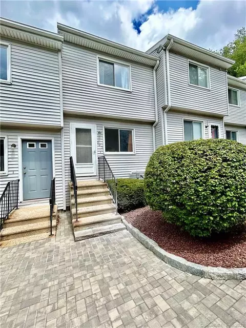 273 Derby Ave #905, Derby, CT 06418