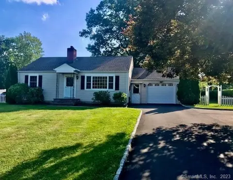 12 Redwood Dr, Bethel, CT 06801