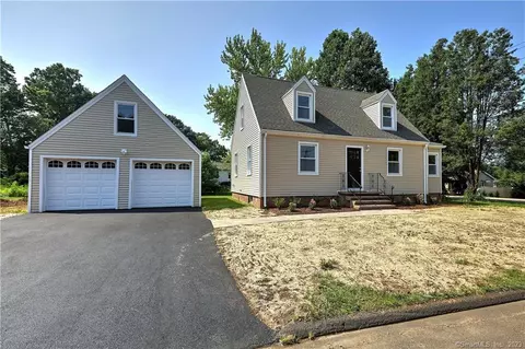 1 Eagle Pl, West Haven, CT 06516