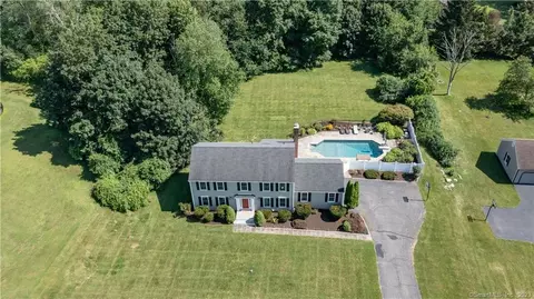 3 Tremont Rd, Brookfield, CT 06804