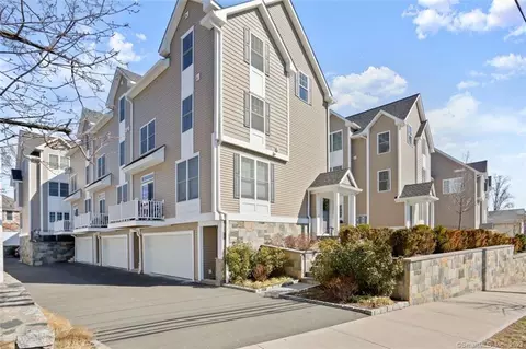 91 W Broad St #10, Stamford, CT 06902