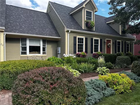 20 Willow Brook Dr, Cheshire, CT 06410