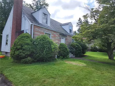 32 Home Ter, East Hartford, CT 06108