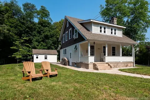24 Prospect St, Essex, CT 06426