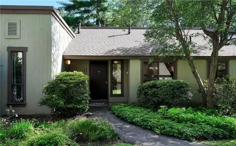5 Byron Dr #5, Avon, CT 06001