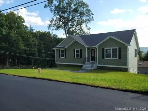 8 Wilson St, Naugatuck, CT 06770