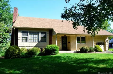 20 Downing Cir, Bloomfield, CT 06002
