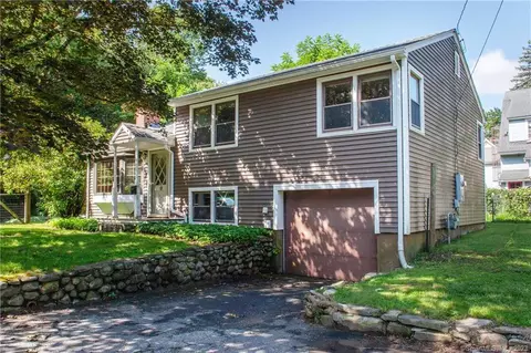36 Charles St, Winchester, CT 06098