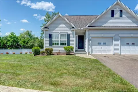 56 Brookview Pl #56, Southington, CT 06489