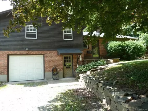 45 Allen St, Winchester, CT 06098