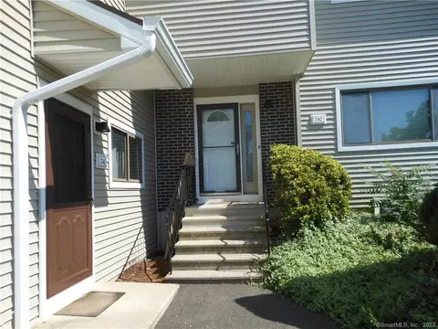 242 Shagbark Dr #242, Derby, CT 06418