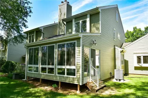 303 Sand Stone Dr #303, South Windsor, CT 06074