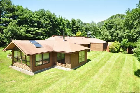 21 Polly Dan Rd, Burlington, CT 06013