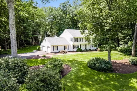 15 Cold Spring Rd, Avon, CT 06001