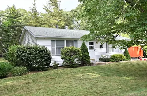 8 Pickerel Cove Trl, Old Lyme, CT 06371