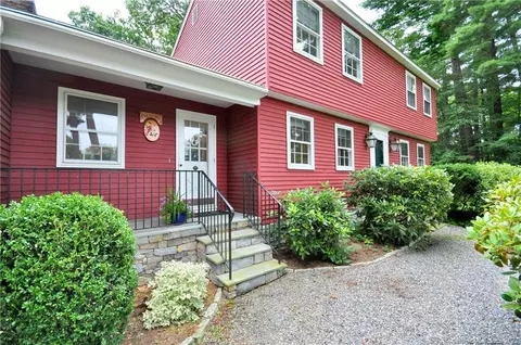 18 Livery Pool Rd, New Hartford, CT 06057
