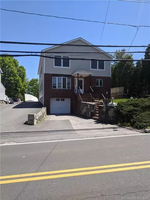 63 Valley Rd, Cos Cob, CT 06807