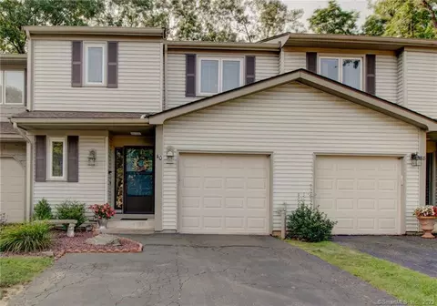 40 Uplands Way #40, Glastonbury, CT 06033